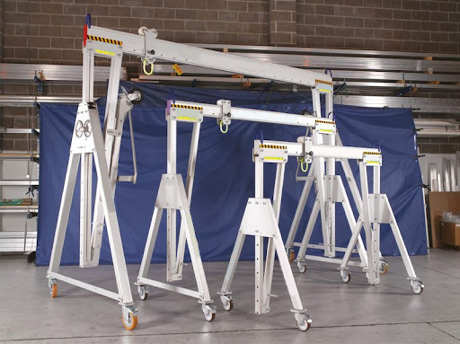 Aluminum adjustable gantry crane